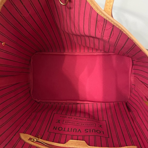 ❌sold❌Louis Vuitton Neverfull MM Pivone Interior! - Picture 3 of 9